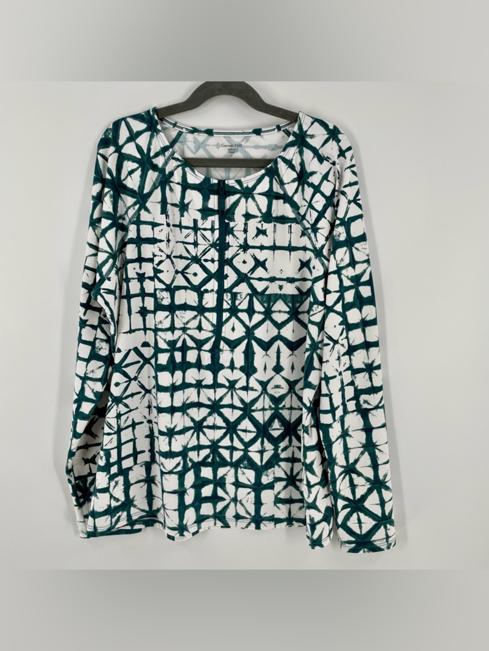 Garnet Hill High Tide White Green Batik Long-Sleeve Half Zip SPF Rashguard Top